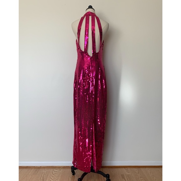 Fuchsia Sequined Body Hugging Gown - Picture 3 of 8